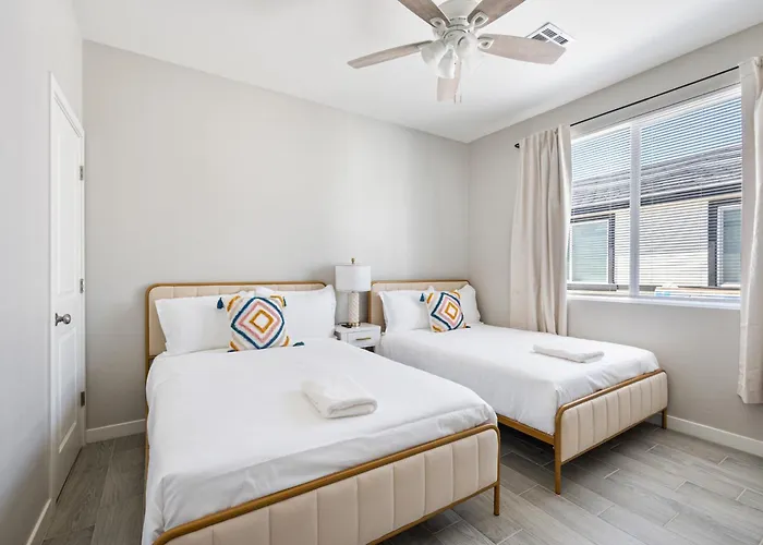 2b2b With Free Parking And Premium Beds