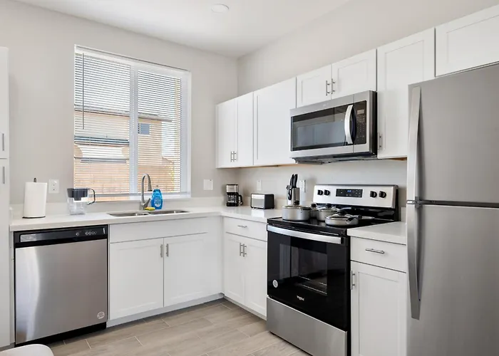 2b2b With Free Parking And Premium Beds * Glendale